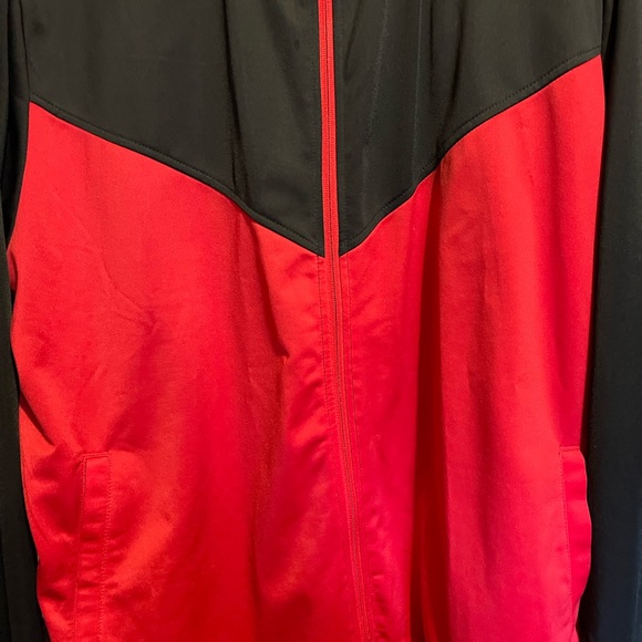 BCG XL red and black zip up light weight jacket - Picture 6 of 7